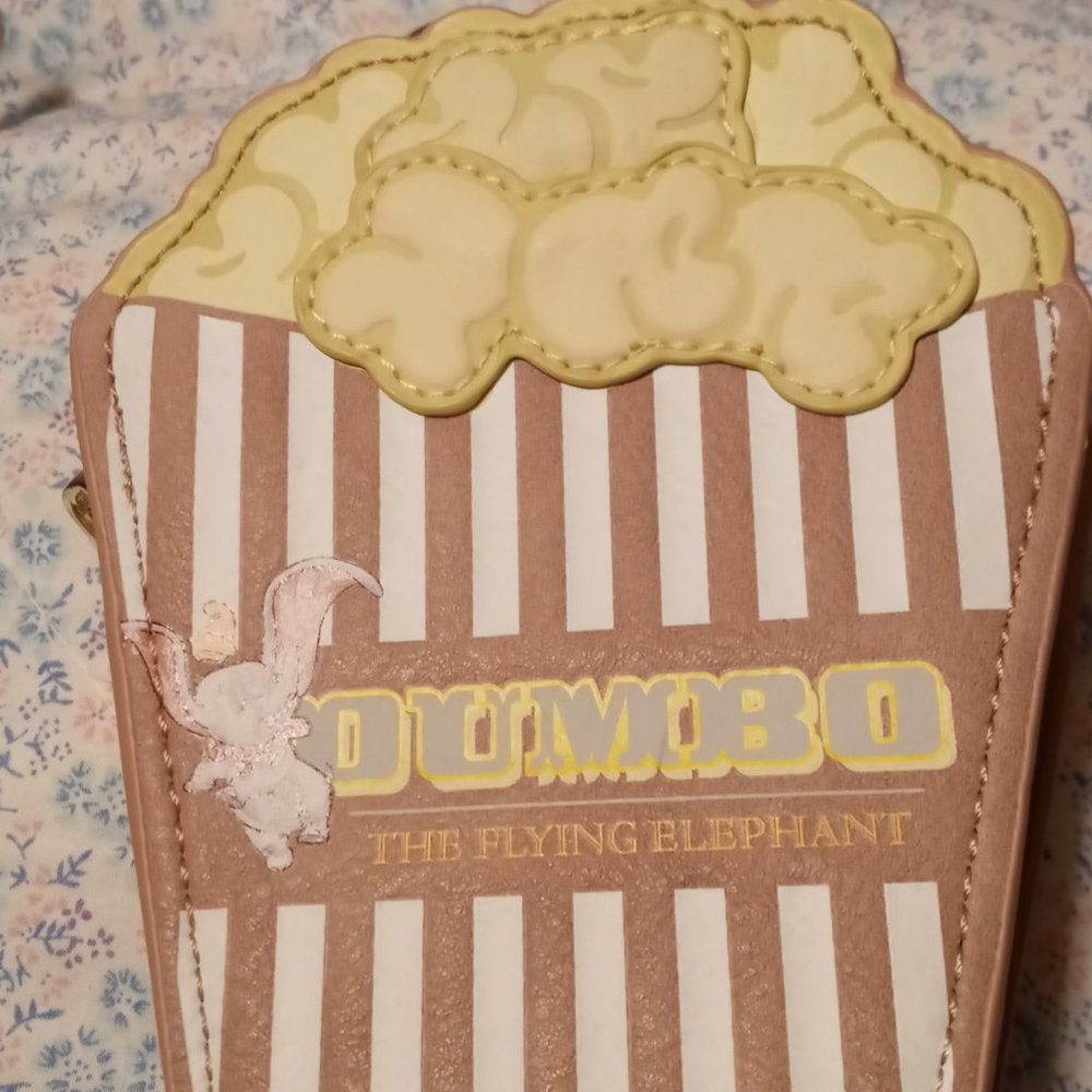 loungefly dumdo coin bag